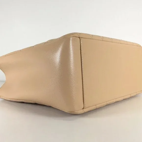 Chanel GST Tote - Picture 3 of 5